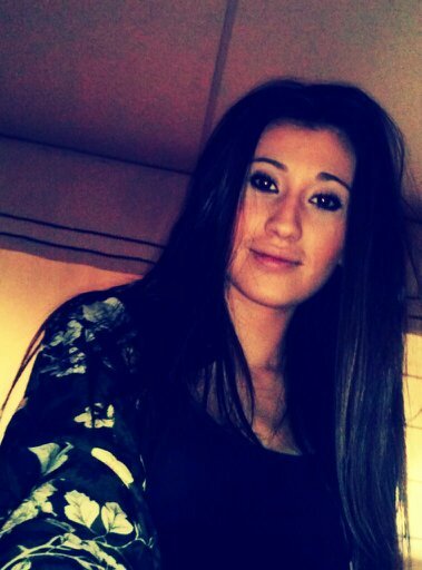 MariiaBarba's profile picture. En el intercambio de miradas, gana, quien besa primero