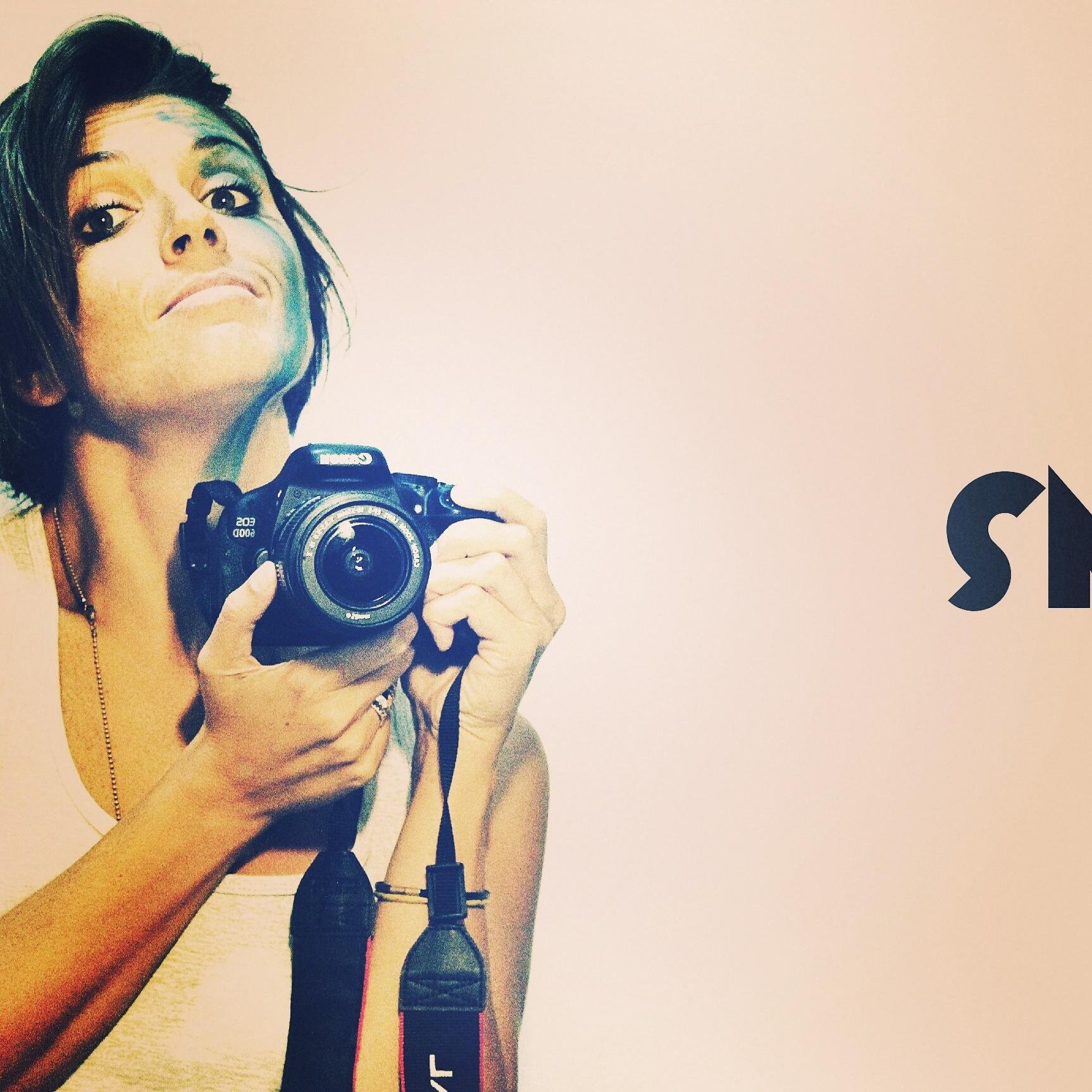 AlbericaBorsa's profile picture. Mi piacciono gli gnocchi, il rumore dell'asciugacapelli e i colori dell'autunno. Non sono una che prepara la cartella la sera prima.