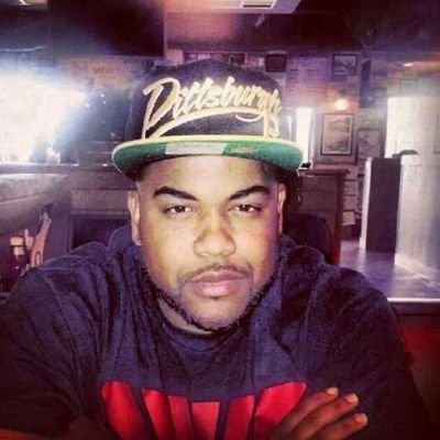 [NEW TWITTER ACCOUNT] Broadcasting* Marketing* Communications* DJ* Talent* Graphic Designer* Need a flyer, Poster, Business cards tweet me
