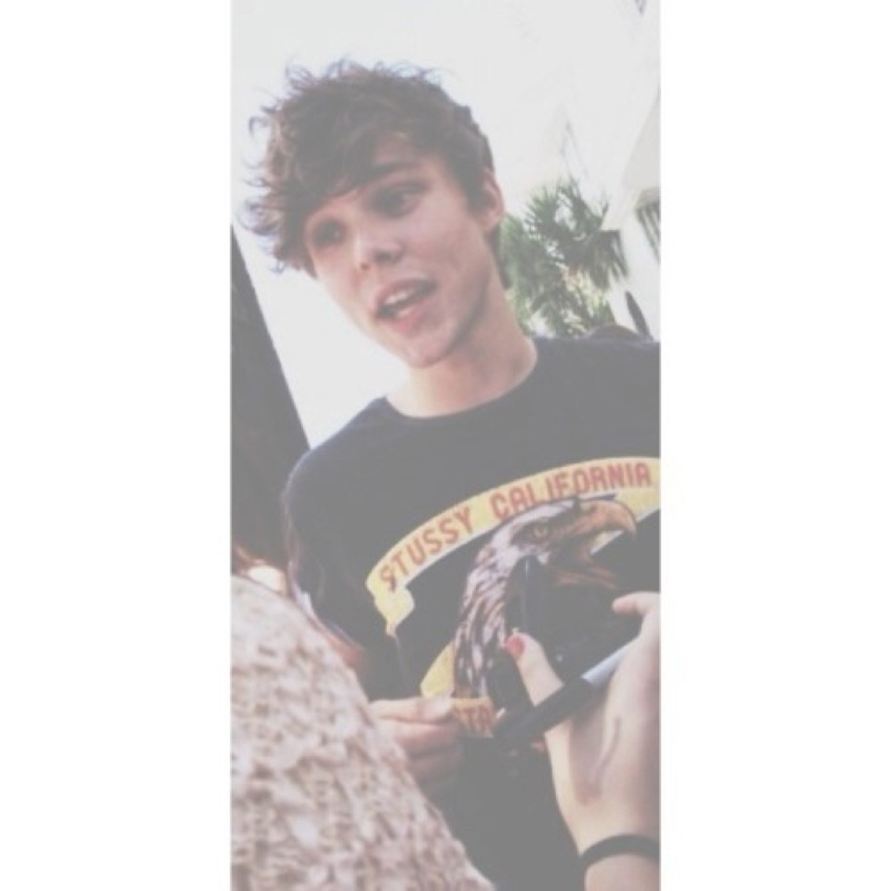 i like ashton irwin and i also like to party