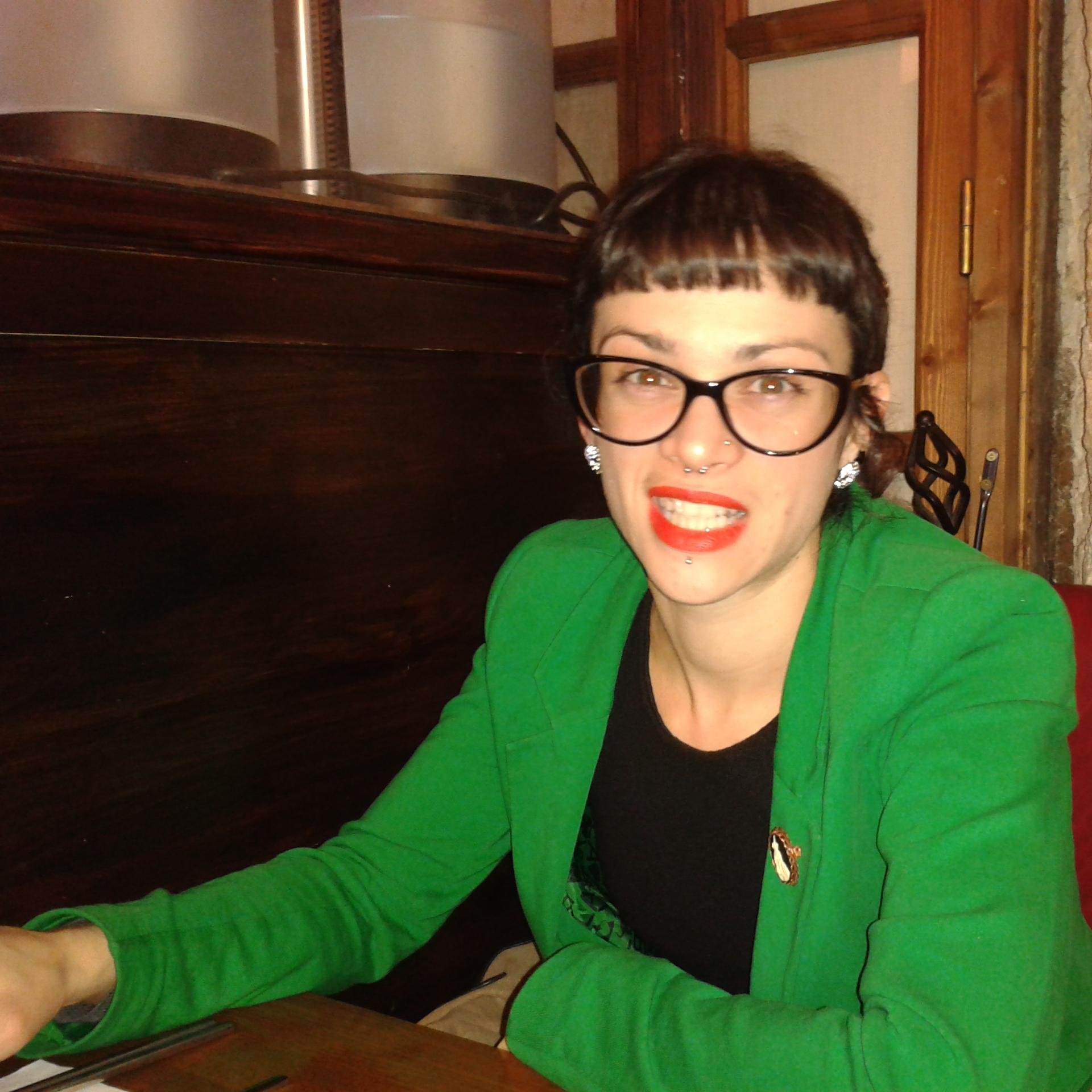 Éditrice, rédactrice et Community Manager pour https://t.co/rEVVYjMjSX. Artiste amatrice. Passionnée de boxes pieds poings.