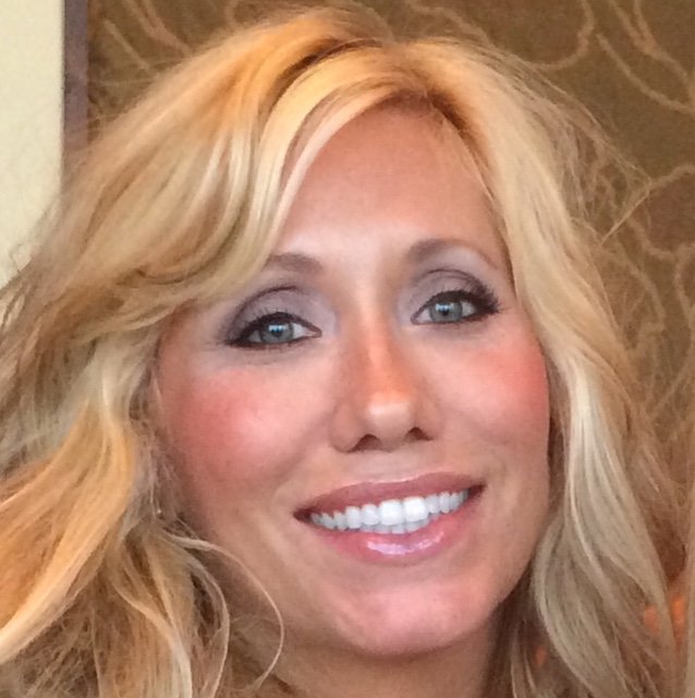 ambrignole's profile picture. 🇺🇸 Wife  💕Mom 🧠Therapist  🍃 Wellness Advocate