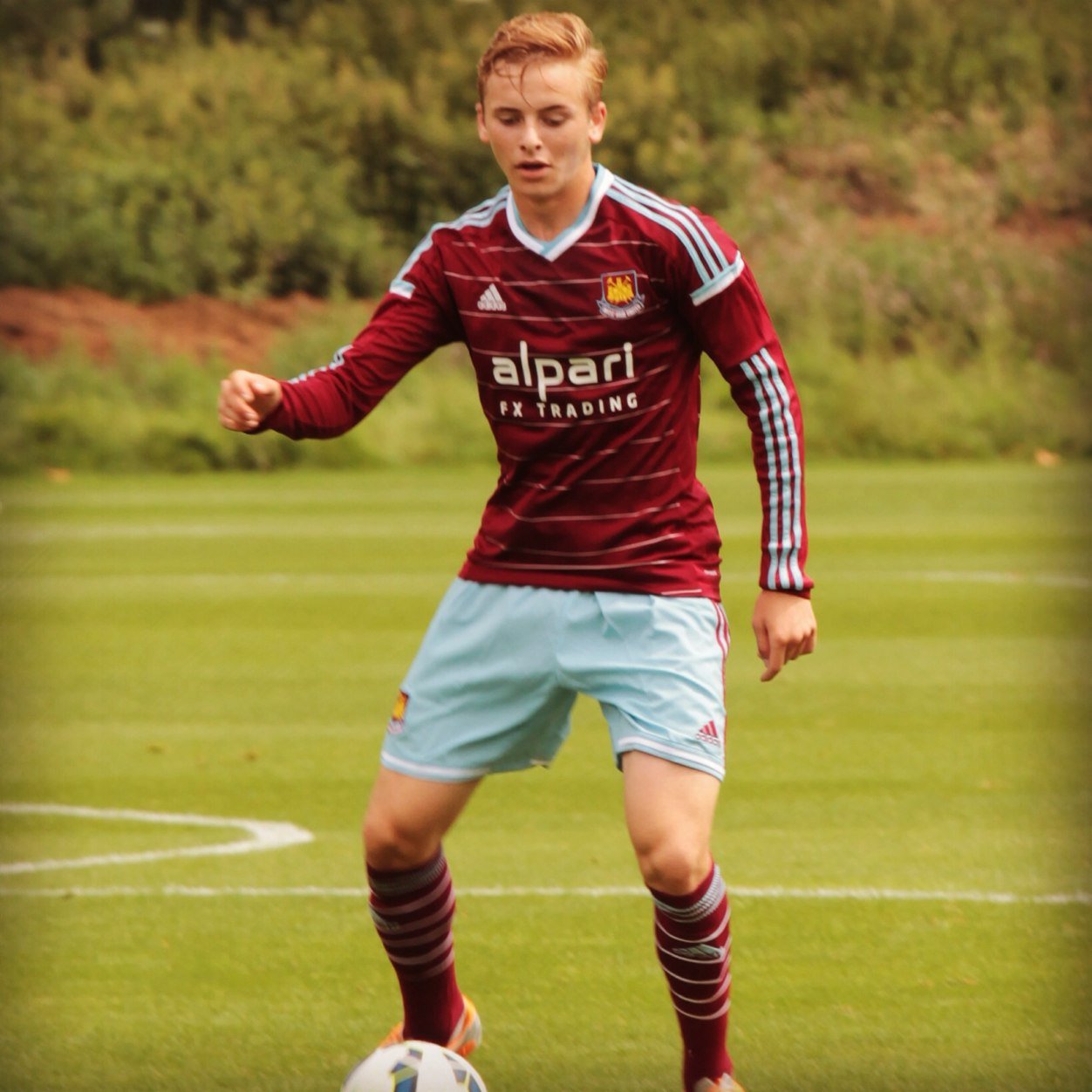 Footballer for West Ham United. Also A Visi Distributor. All round health using cutting edge AC2 Technology #betterwithvisi

@kieranbailey_