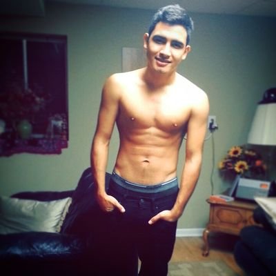 •Instagram: hever_samayoa *Escribiendo una vida en mi interior porque, lo exterior tiene fin.