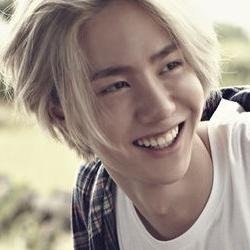 1996.10.16   Height 165 cm.  Weight 43 kgs

INFINITE/ B.A.P/ C-CLOWN/ A-JAX / VIXX | iKON / AOA / GOT7 / UNIQ