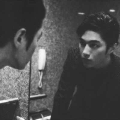 @INFINITELKIM's mirror. 1992