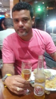 Sou Botafoguense de coração.! vivo minha paixão sem ideologias perdidas.