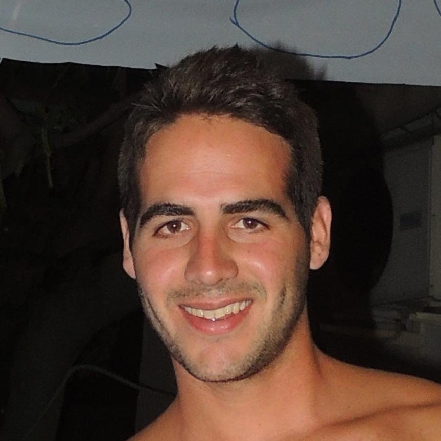 Licenciado en CAFD y graduado en Fisioterapia | Amante de los deportes de larga distancia |https://t.co/EMoaRidVdX
