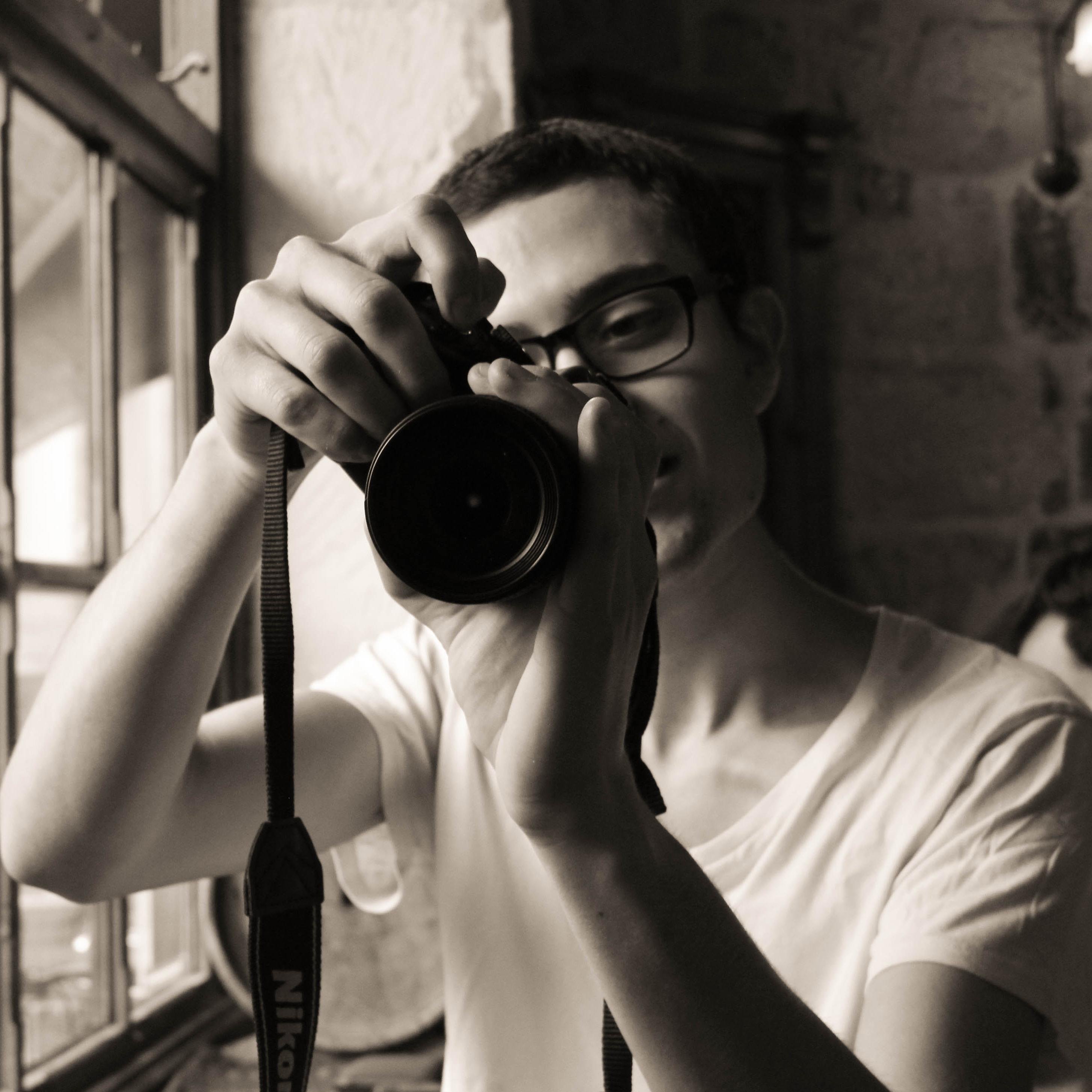 Estudiante en practica de cocina, fotógrafo por ocio y sigo pensando/el problema no es el problema el problema es tu actitud ante el problema. ❥