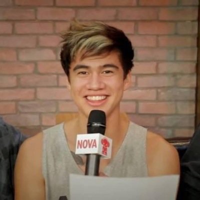please oh please help me get followed by @calum5sos follow @fab5soz too