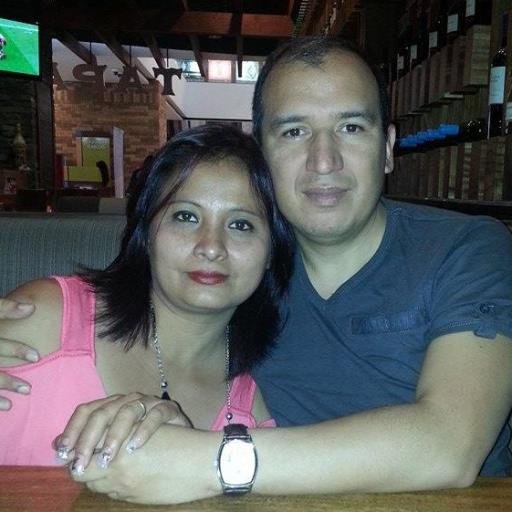 Felizmente casada...
amo a mi familia que más le puedo pedir a Dios