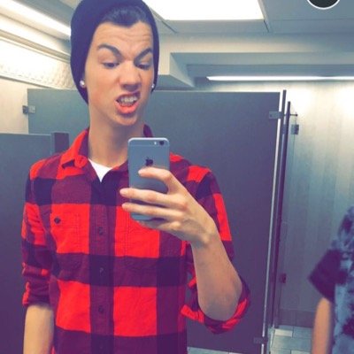 in love with a youtuber named taylor. // met him 10/20 // new account