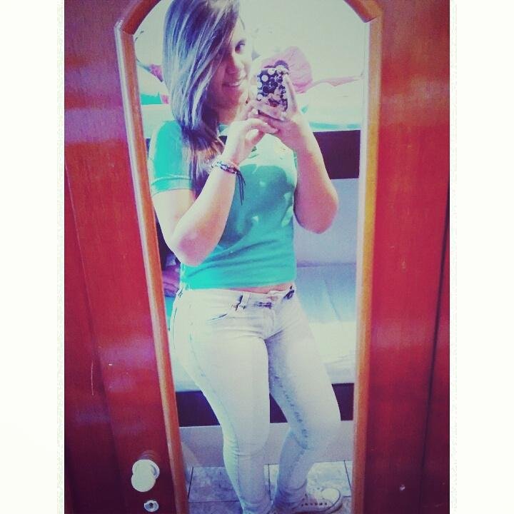 Levoo a vida com sorriso no rosto mesmo passando sufoco (Y)