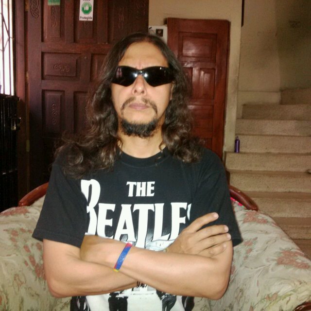 Lic. Marketing ULVR ; Guayaquileño Barcelonista ; Casado-3Hijos ; mi música es 60-70-80-90 y el Rock Metal; generacion X; en Armonia con el Planeta y el Cosmos.