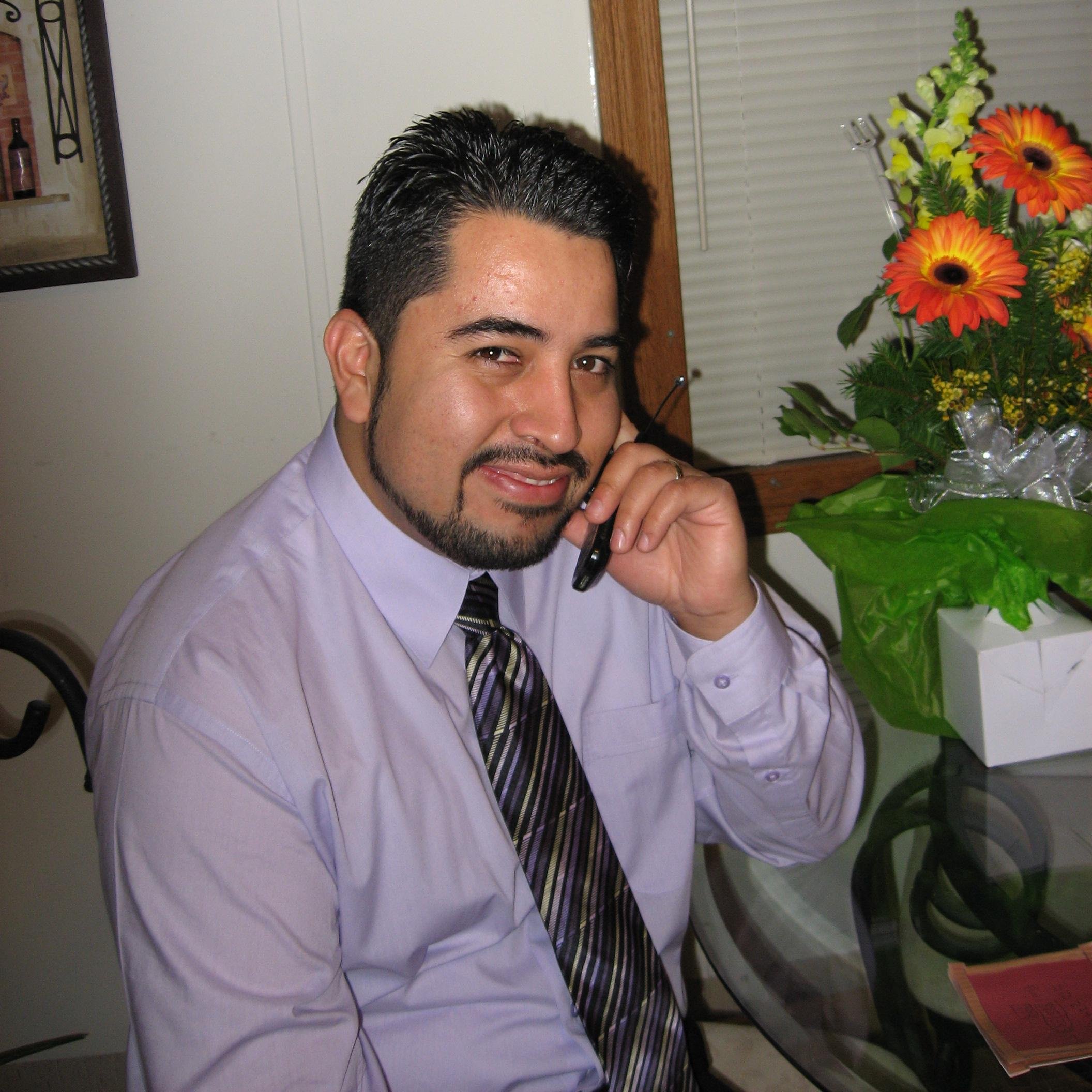Grateful disciple of JesusChrist, Lead Pastor of Iglesia Avalon in Fort Wayne, In, Future Nutritional Coach, a blessed husband and a Father of 3 beautiful kids.