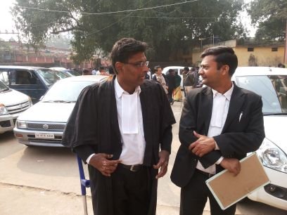 Criminal Lawyer practicing in Dhanbad Civil Court.Did Ll.B. from campus law Centre, university of Delhi(1994-1997)