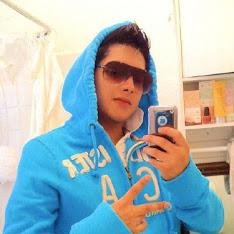 Me gusta la musica, sobre todo el reggae. Sigo a quien me siga