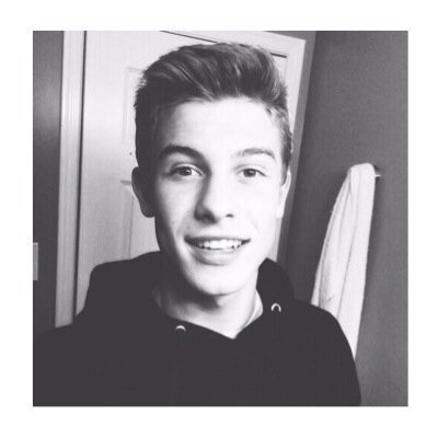if you want a dm to shawn follow @iwantyouluke123 and ask her(: