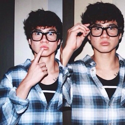 Hello this is a free follow so PLEASE GO FOLLOW @5sosassislife i will follow back on that account and if you follow already then thank you and ily :):):)