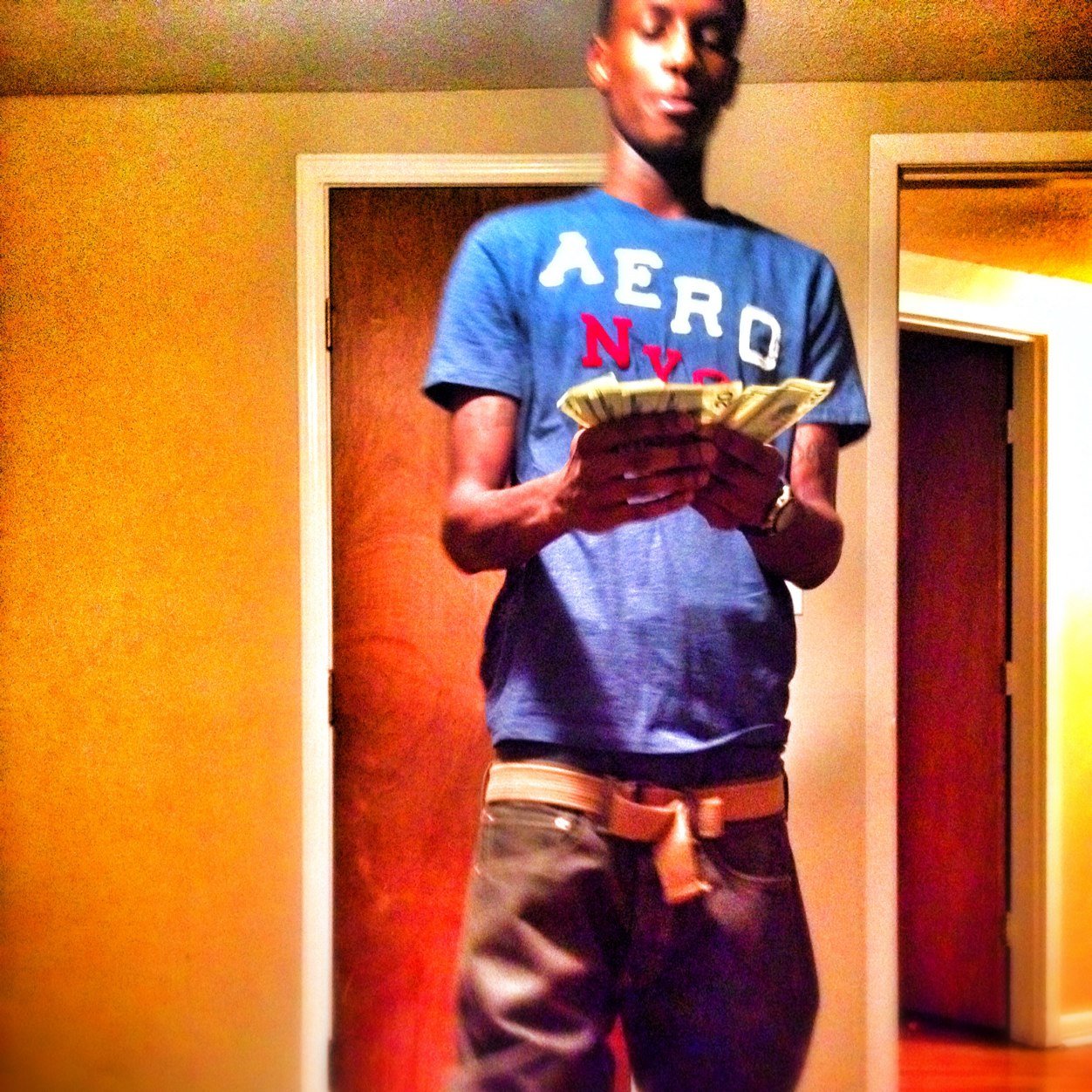 Just Fuckn Follow Me!! Yung Nigga Gettin ! Yo On Kush Shyt! Dont Click Follow If Yu Tweet Boutcha Nigga ! Hustle Smart!!