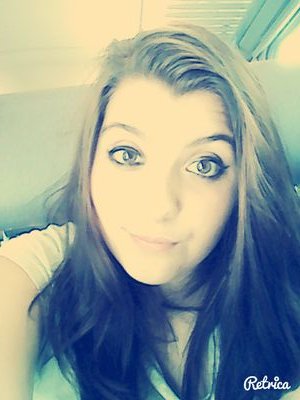 Anaisbecquet's profile picture. 