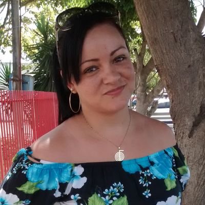 ''A vida nos oferece 4 sentidos;Amar,sofrer,lutar e vencer.
Quem ama luta,quem luta sofre,quem sofre vencer.......
Por isso amo muiiiiiiiitttttttttttoooooooo.