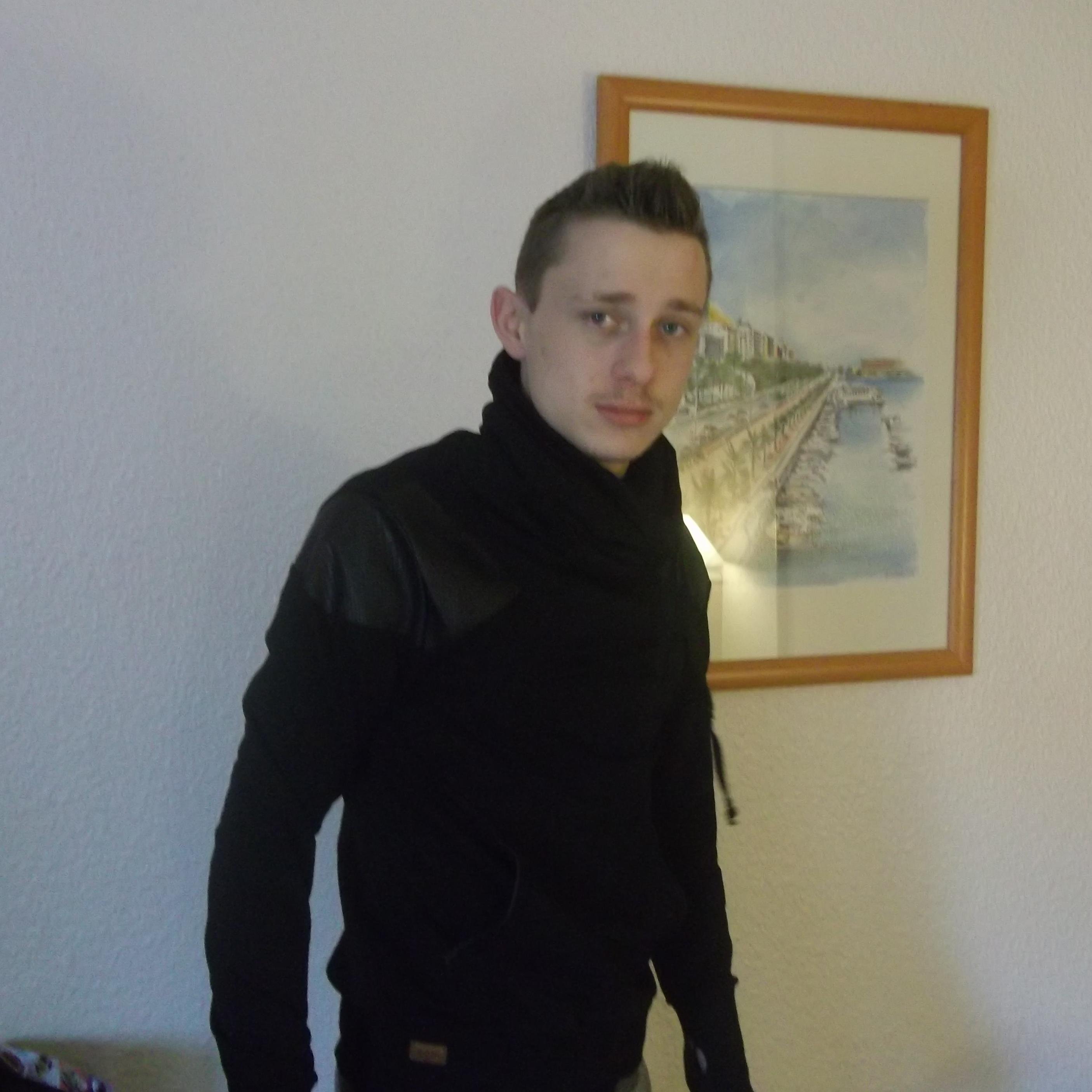 headwolf62's profile picture. 