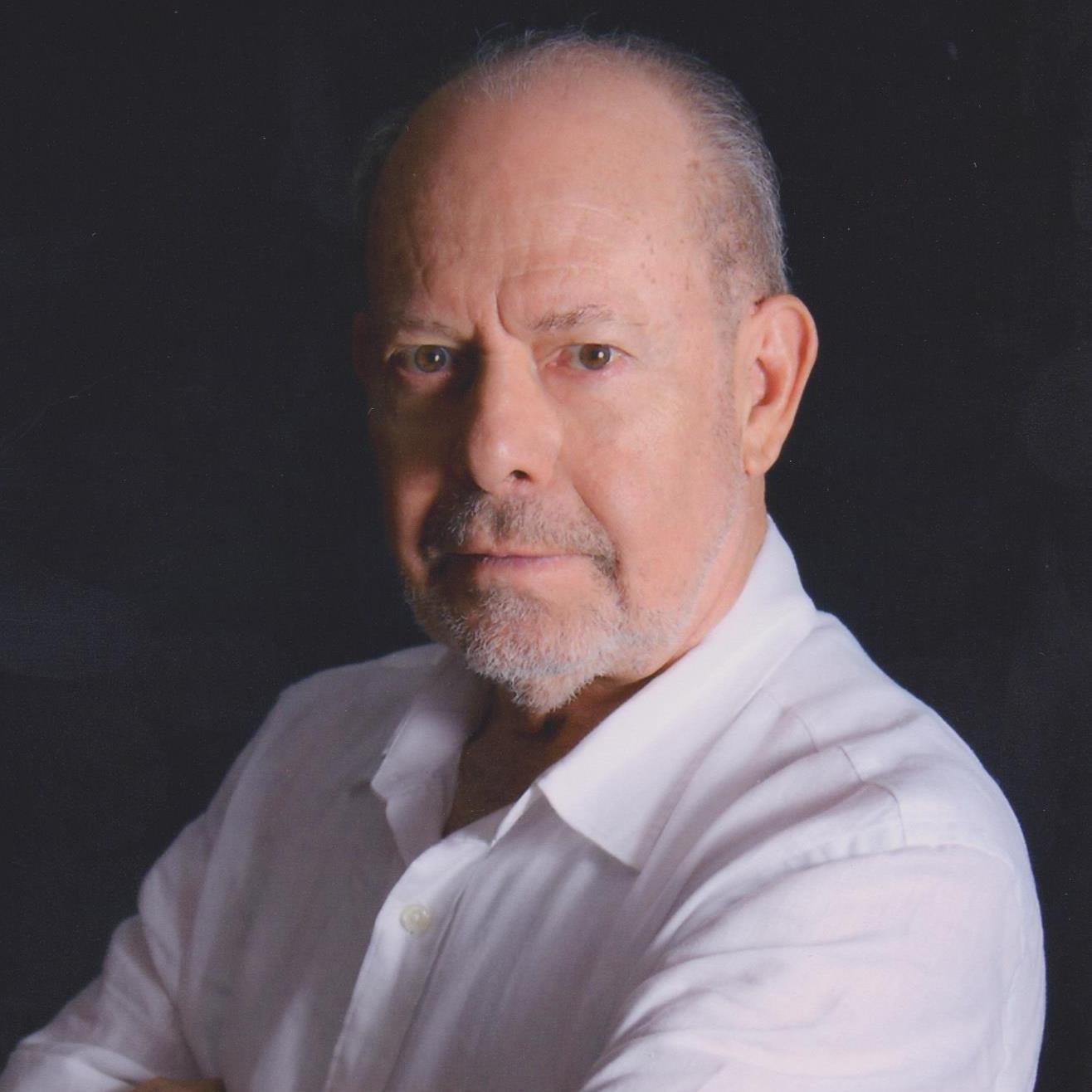 robertodiazher1's profile picture. 