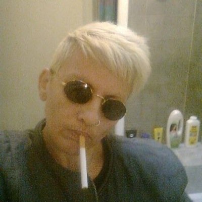 Im ayngel singl mother of 1 love movies boxing rideing horse love cars and my pets