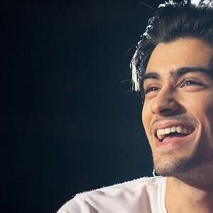 siamo stelle cadenti per le quali nessuno esprimerà mai un desiderio/ il sorriso di @zaynmalik mi illumina la vita/ @_emotjon è il mio angelo ❤️