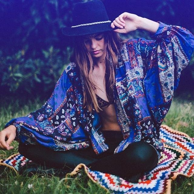 23 ans. Art. Végétarienne. Féministe. Écologiste. MJ.