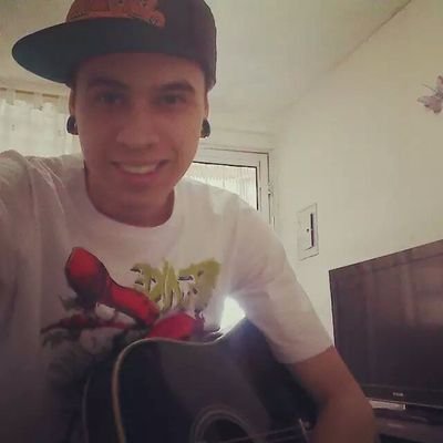 23 anos, técnico em marketing guitarrista, compositor, sonhador, acredito no amor! dono do http://t.co/sYeRtJDqhR
quer saber mais ? só chegar haha http://t.co/