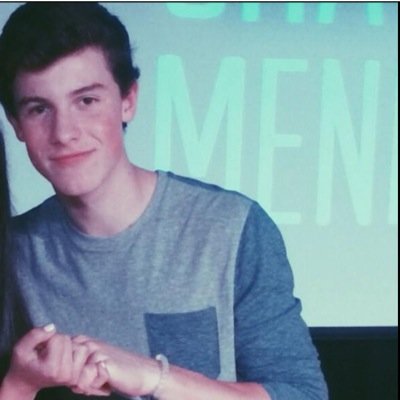 please rt and tag shawn in my link #promwithsidney2015 ? be the life of my party shawn https://t.co/JrT6rvIIJr