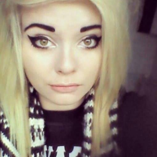 Music2aporno's profile picture. I'm weird. ♥ snapchat- adtrjess ♥ http://t.co/YYqsjuebem ♥