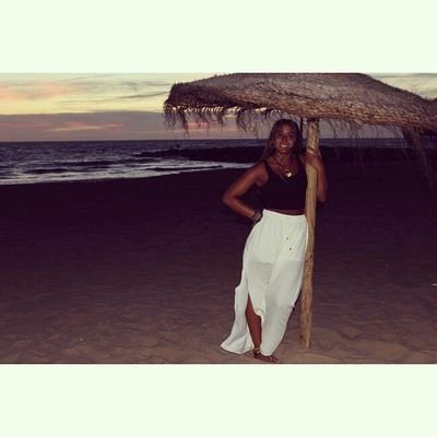 178.Vivo cada momento como si fuera el ultimo. Amante del verano y la buena vida.BETICA HASTA LA MUERTE.
