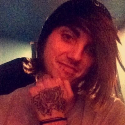 ❤️So im looking for a dream, will you help me on my adventure and join me with a open mind?? i love singing and drawing and tattoos :) ❤️