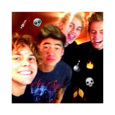 Turn on our notifications to be updated on 5sos! fav link below if you have our notifs on :)