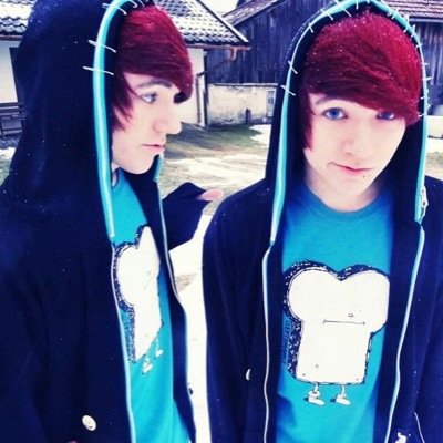 19. Single. British. I like bands and pizza. Lost? Follow me.
