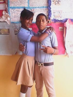 le pido adio k me cuide 
de eso k dicen ser mis amigo
k yo me cuido de mis
enemigo