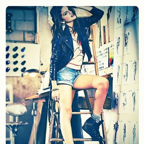 Soy Montserrat Alessandra,me gusta leer y escuchar musica
