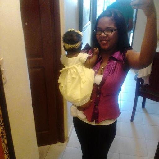 Hija concentida de Papà Dios,lo demás de hacer auto-biografia y describirse es limitarse.Y yo voy mas allá de lo q podría decir :) #14022011♥  #AbbyMommy