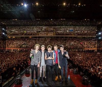 1DUpdate_14's profile picture. Typical girls doing One Direction updates! Go follow our Insagram: @onedirectionupdates14. Owners are @danyhoran_  and @beckynava_24. We love you guys♥