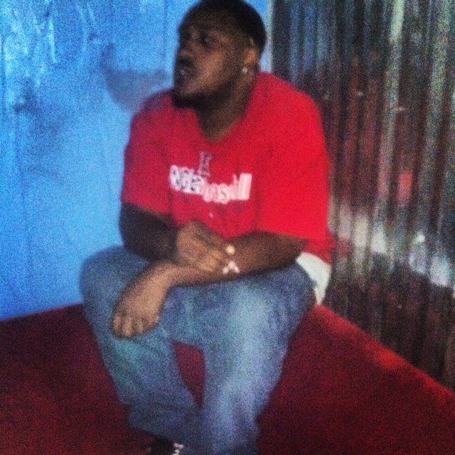 Ima real nigga first get money second break bread with all my niggas we like family so respect it