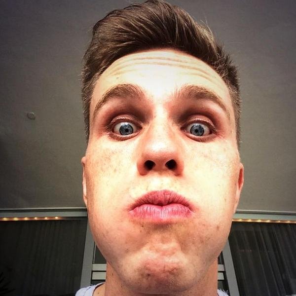 I'm from Colombia I love electronic music and my nicky romero is the best