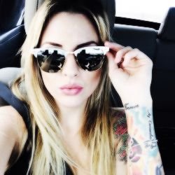 A distância não significa nada quando alguém significa tudo... @SkullBlondie ❤