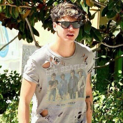 Calum thinks you're hot and you cant do anything about it...love from @icecreamnxrry and @inouiswestside