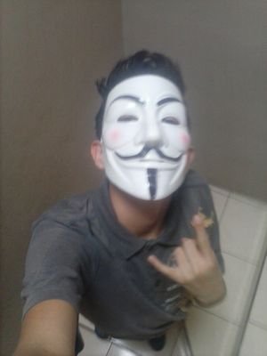 Hola! solo venia a contarles que me gusta el sax jaja y el cello y los libros, y los cubos, una chica friki :3 y asi... 3