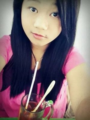 fesbuk gua @ayyu diana follow juga instagram @dianayu