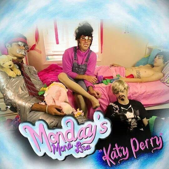 We are @mondaysmonalisa 's fans from Paraguay
Follow us: @MMLParaguay