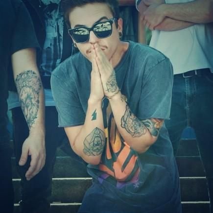 vc ganhou um follow agr siga @apegocamren e ganhe mais um